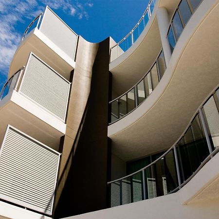 At Marina Shores Airlie Beach Exterior photo The exterior of the building