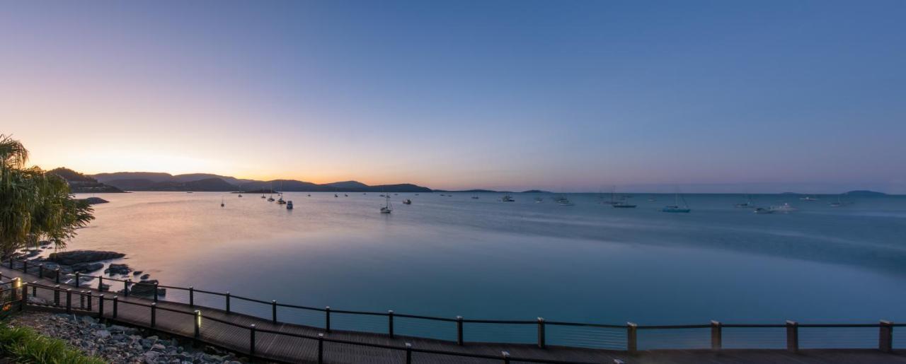 At Marina Shores Airlie Beach Exterior photo View of the bay from the promenade